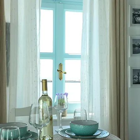 To Kamnaki - Beachfront In Appartement