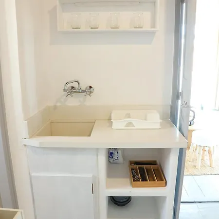To Kamnaki - Beachfront In Appartement *