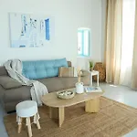 To Kamnaki - Beachfront In