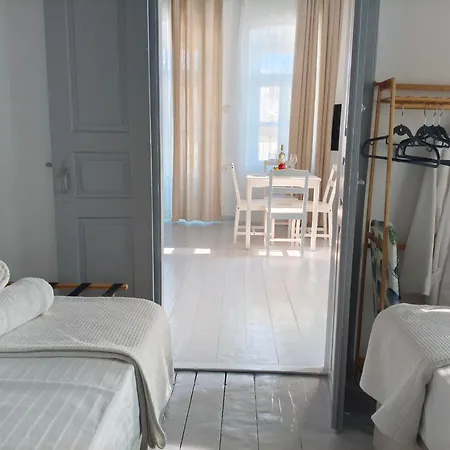 To Kamnaki - Beachfront In Apartment