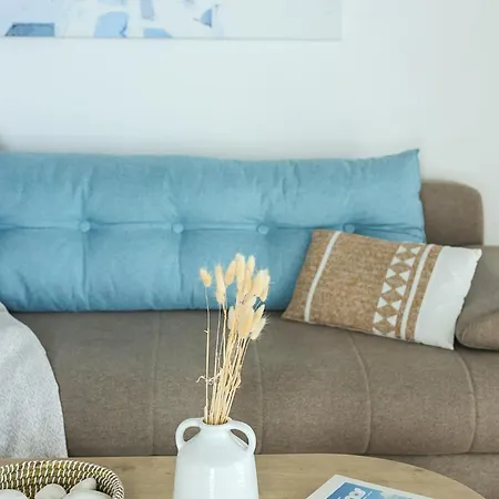 Apartment To Kamnaki - Beachfront In